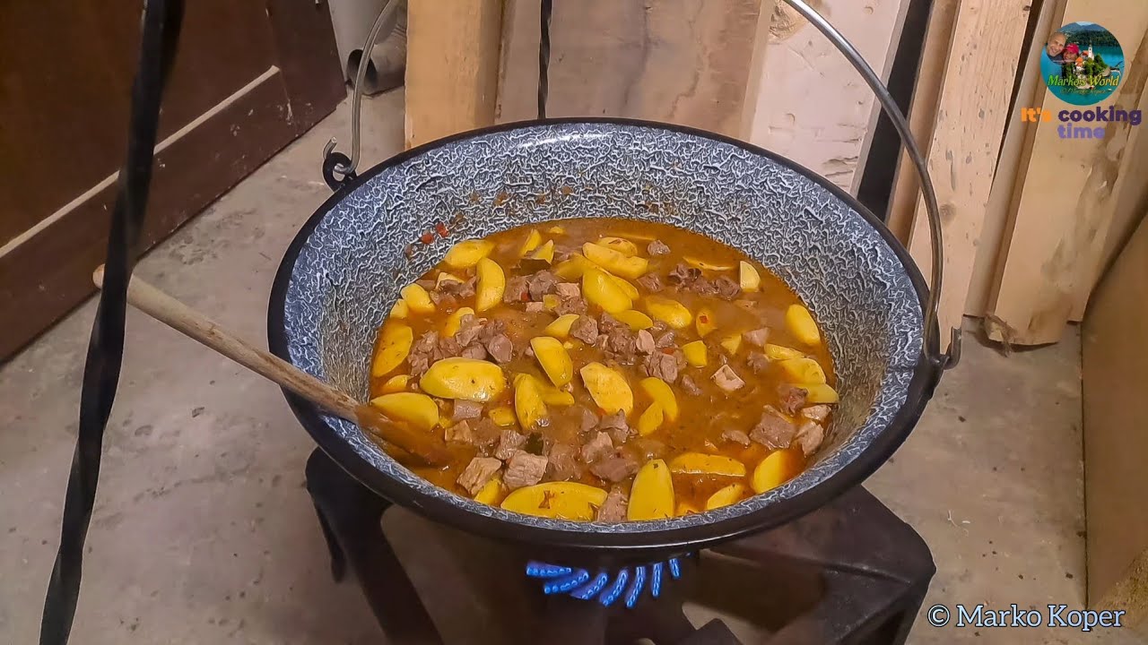 Preparing Bograč On My Way #slovenia @mar_sweetchilly