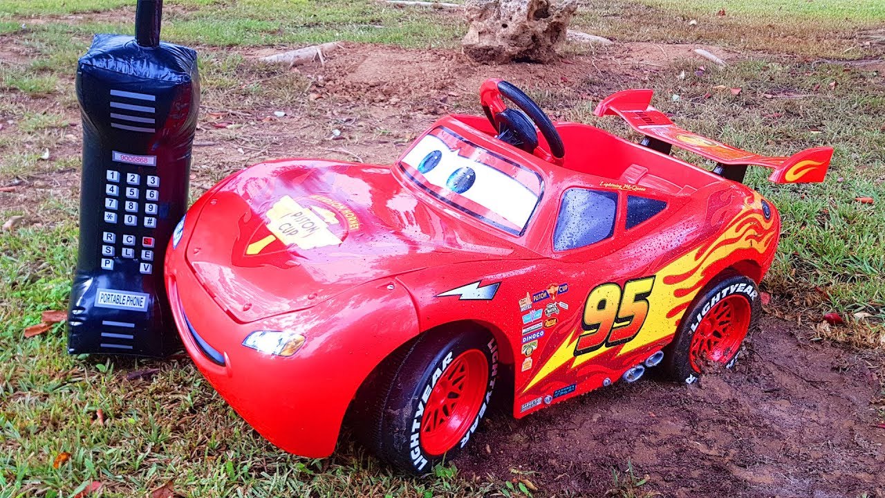 Red Car stuck in the mud - Paw patrol to the rescue