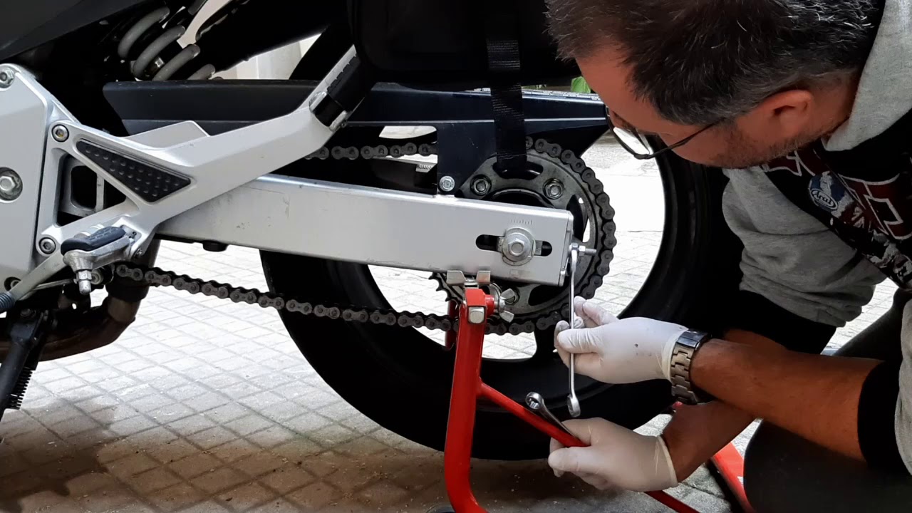 Honda Hornet 600 regolazione tensione catena