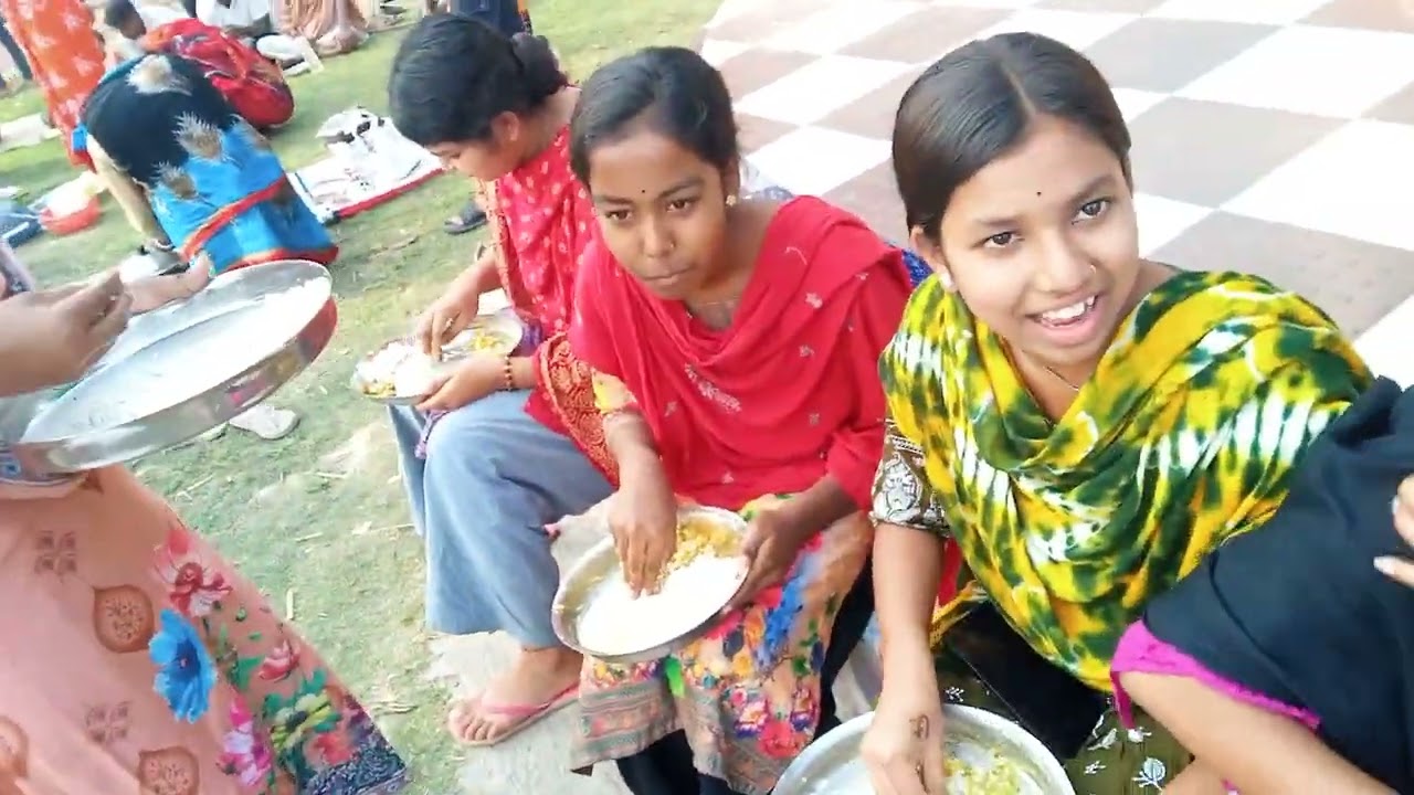 কার বাড়ি কি রান্না হয়েছে, বনভোজন