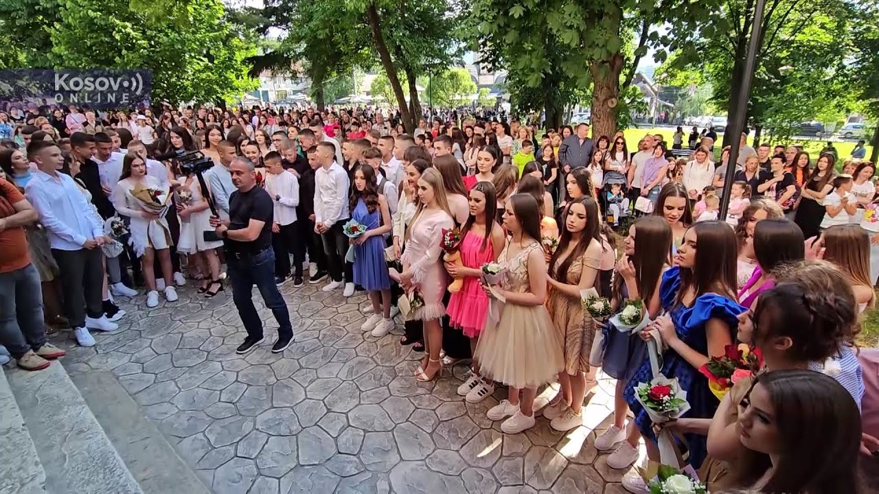 Defile maturanata OŠ Leposavić u Leposaviću