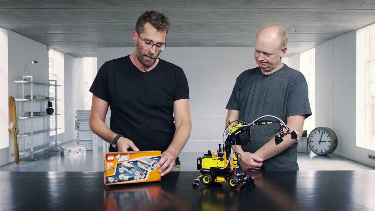 Behind The Design: LEGO® Technic 42053 Volvo EW160E