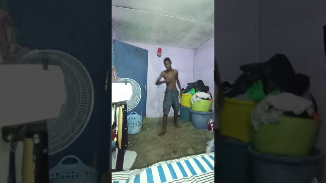 MENDEZY d&eacute;voile Kong au plublic