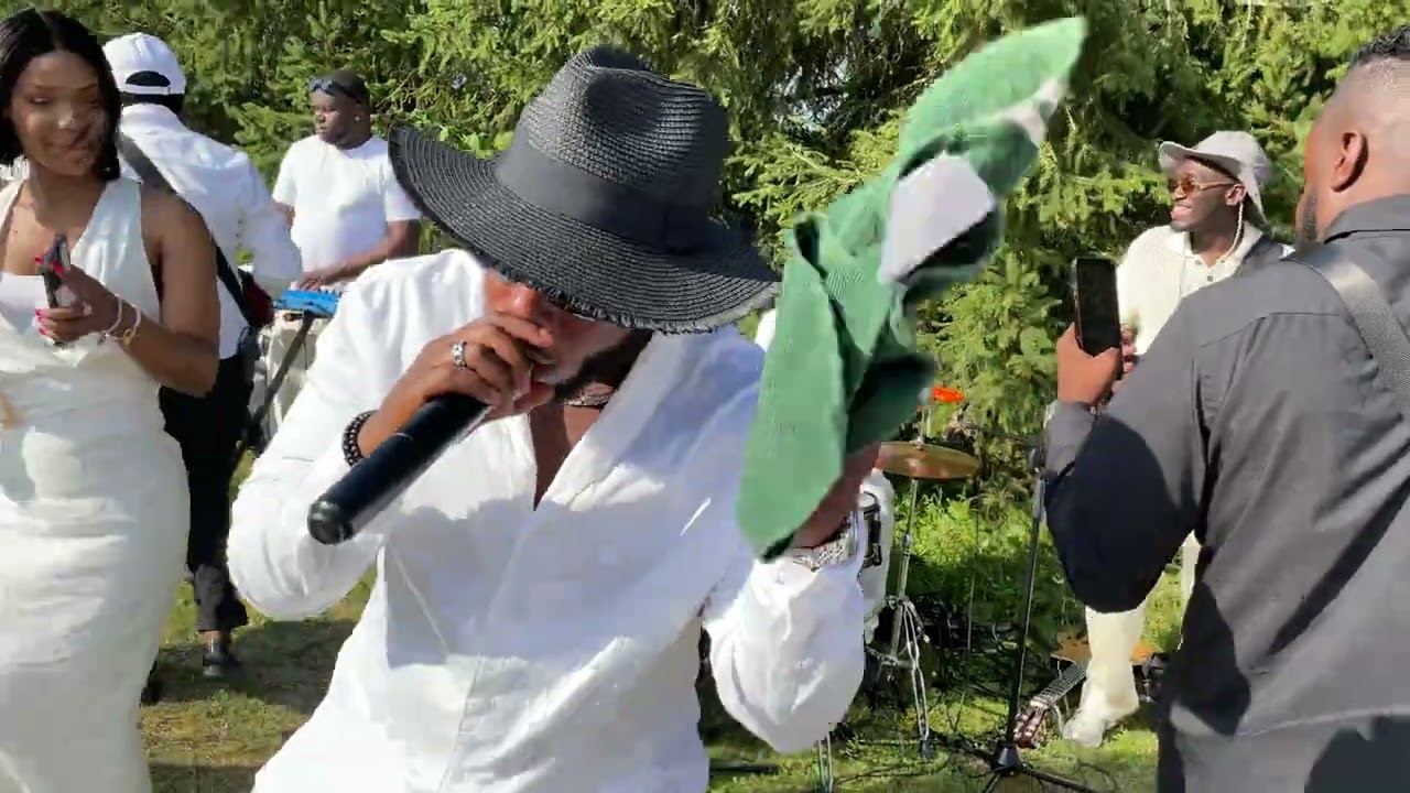 Flashmoob Bérénice Kaleba abali tokumisi nzambe félicitations au marié lyon 69008