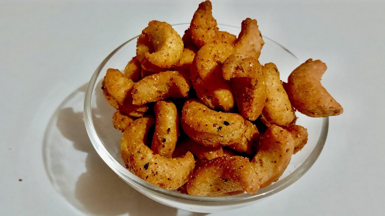 Kaju Namak Pare Recipe | Masala Kaju Namkeen Recipe In Hindi 👍🏻Subscribe the channel Gaon Ka Swad 