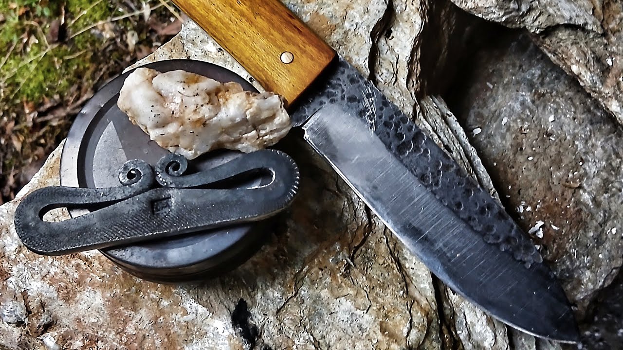 Bushcraft, flint and steel, pasta al pomodoro, punk wood.