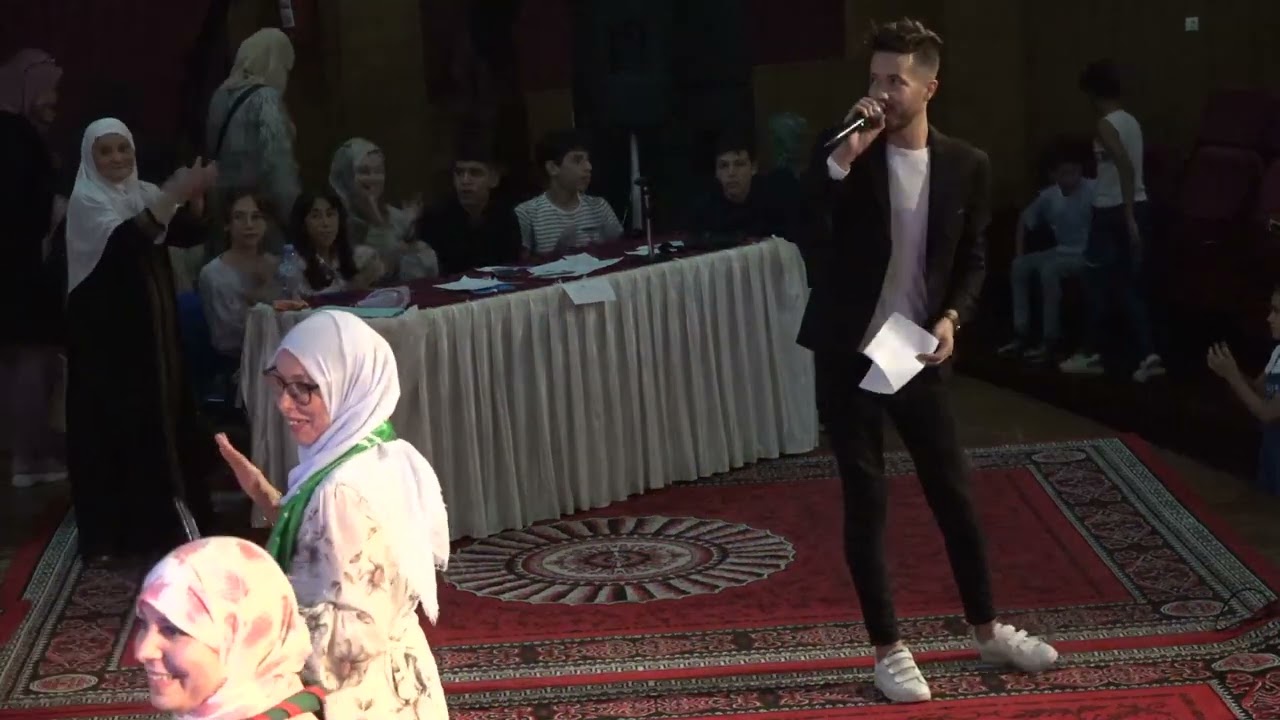 توزيع الجوائز على الفائزين  مسابقة بين الاقسام متوسطة البشير الابراهيمي