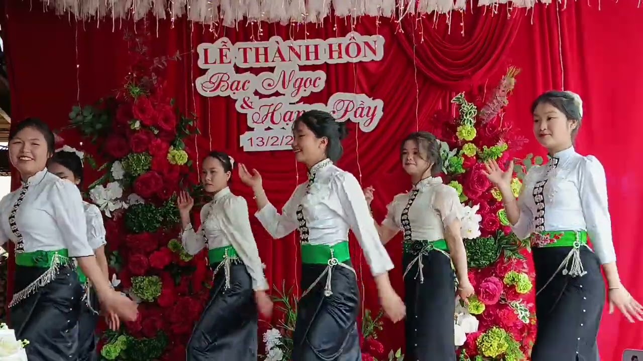 Hát thái đội Múa tùa chùa điện Điên Múa Mừng hạnh phúc con trai Hoà lan