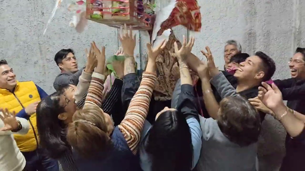 La piñata y la raya de don Camerino 😂😂😂🥳🥳🥳🍀🍀🍀🫂🫂🫂💯😎😎😎🎄🎄🎄