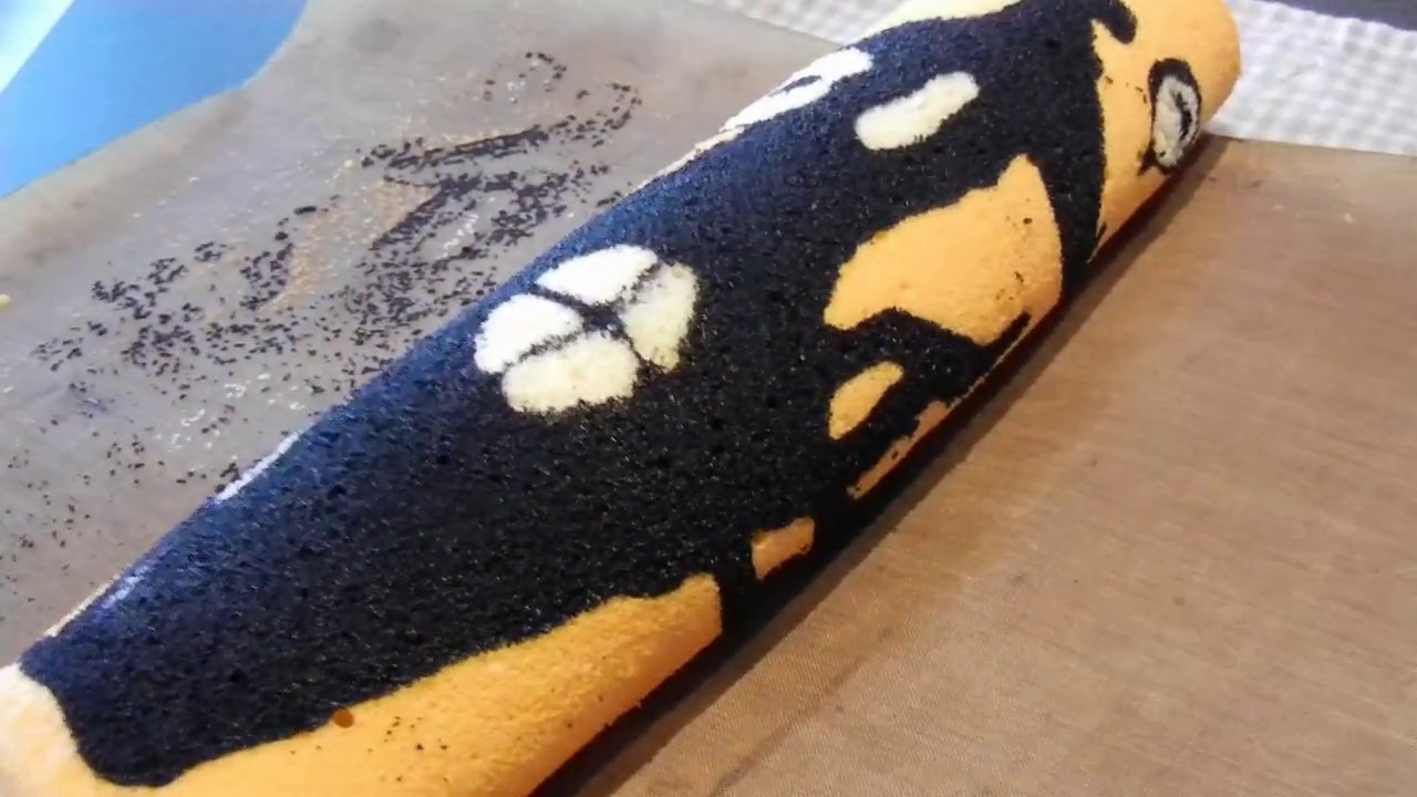 gateau roulé d' halloween à faire avec les enfants .