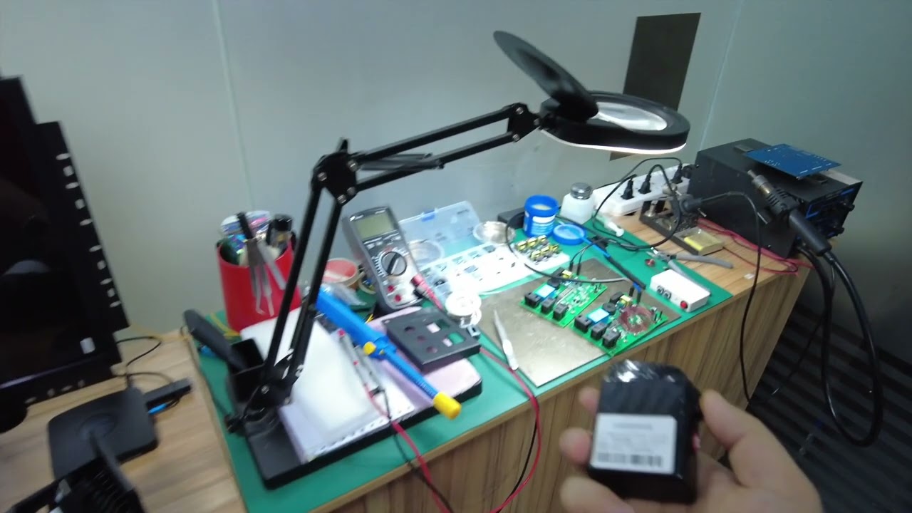 People Connect Bill Acceptor To Video Slot Machine People Use Jammer Device To Hack The Machine
