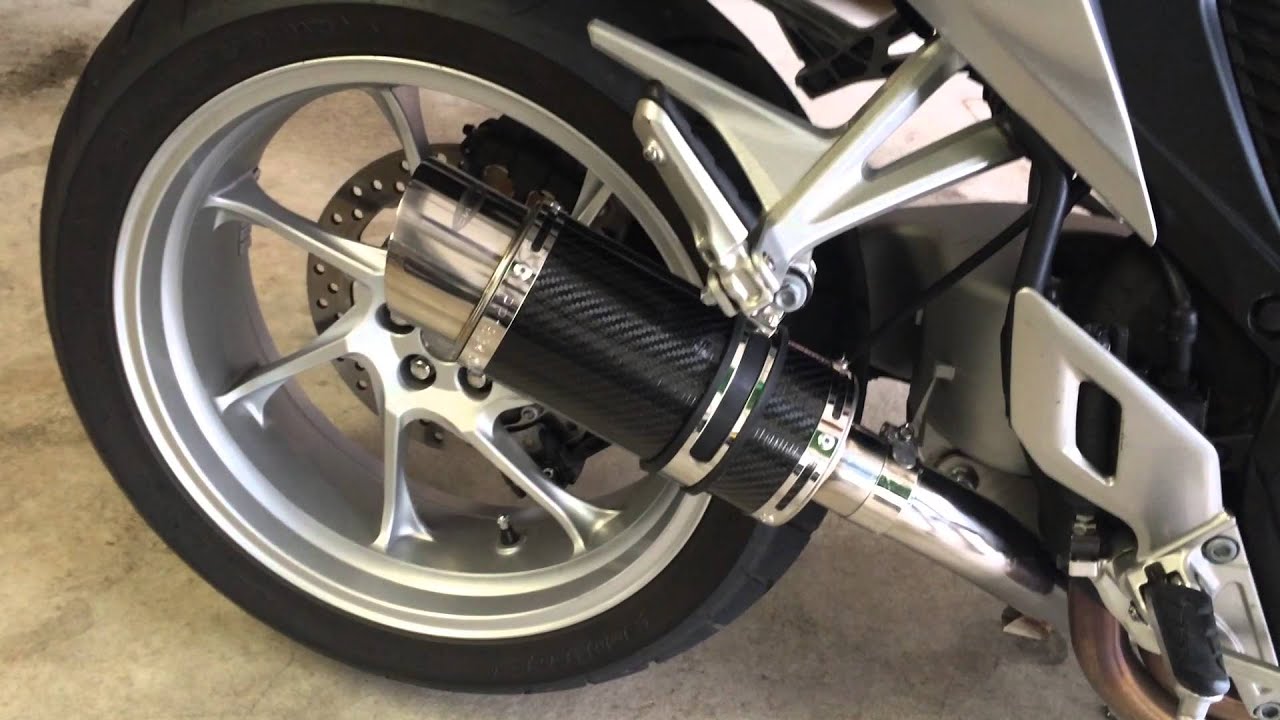 VFR 1200 Stock vs. Delkevic Exhaust