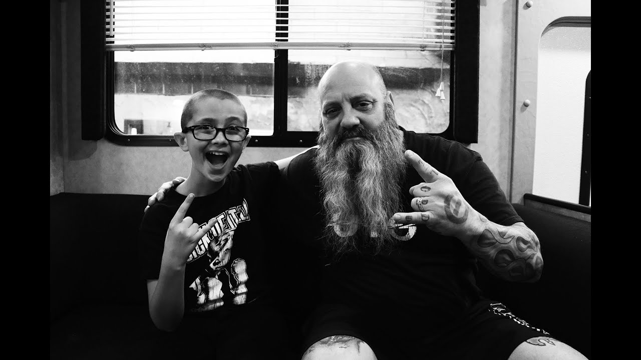 Kirk Windstein of CROWBAR: new record, Phil Anselmo's house being haunted,  & Walmart greeters!