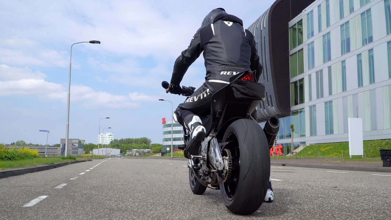 Aprilia Tuono V4R APRC SC Project Exhaust | Sound & Wheelies (Quickshifter) 🚀