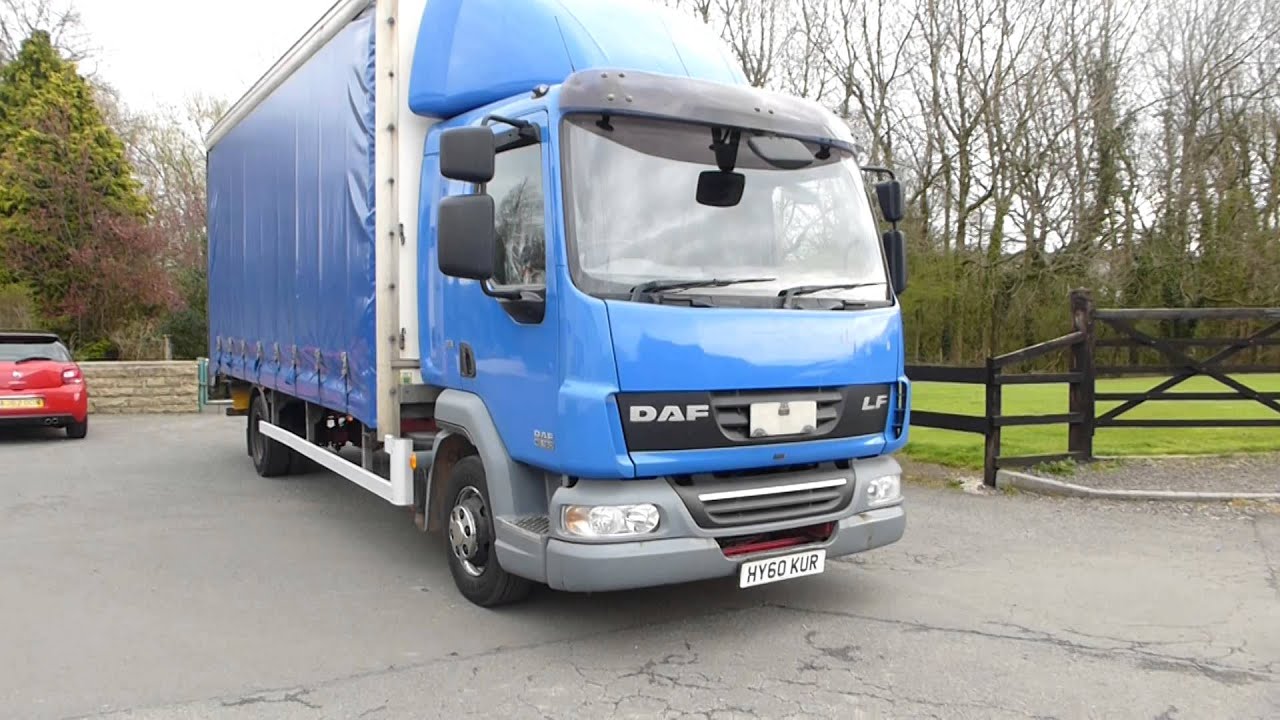 7.5T SLEEPERCAB CURTAIN TAILIFT