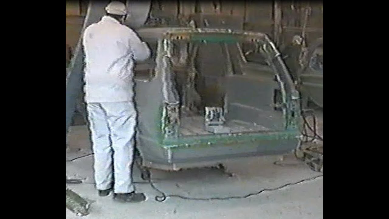 Behind the scenes at the Reliant Motor Company 1995
