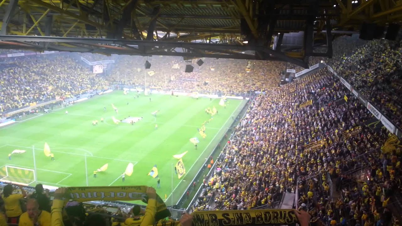 YNWA Borussia Dortmund voor de opkomst