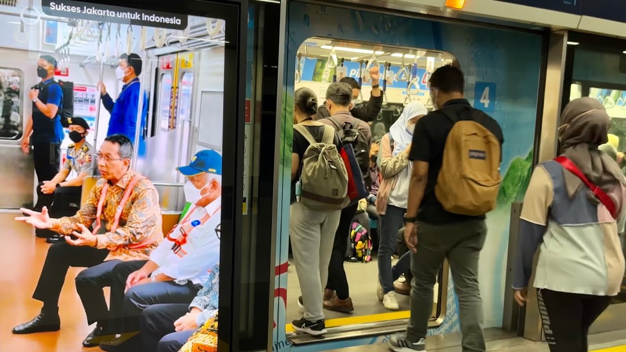 MRT After Office Rush Hour - Jakarta City 2023 - Indonesia [4K]