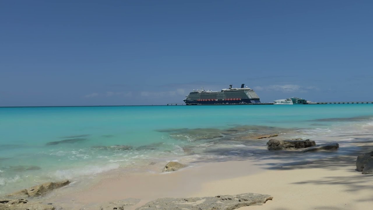 4K/24fps. One Shot. One An Hour Of The Bahamas View. Bimini. The Bahamas.