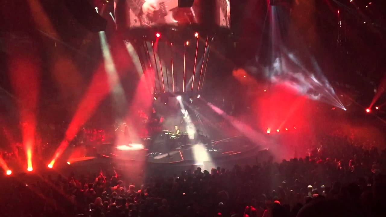 Muse - Knights Of Cydonia | live Manchester arena 8th of April 2016