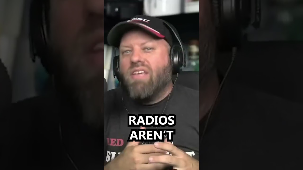 Icom IC-7300 vs Yaesu FTdx-10 - HF Ham Radio Comparison 