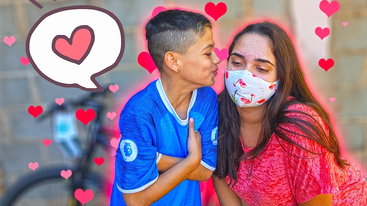 GIGANTE VOLTOU COM SUA CRUSH E DEU UM BEIJÃO NELA !?