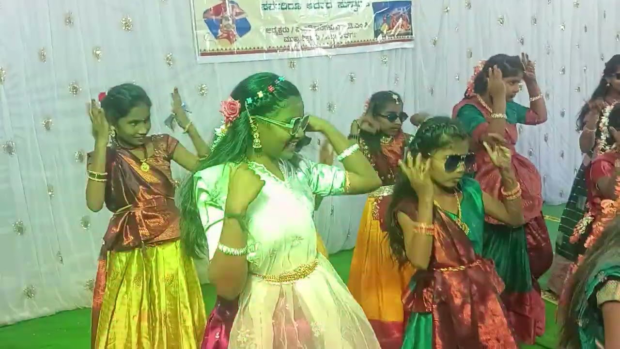 ಗೋರಿ ನಾಚಿ ಚಂಬಾಕೆ ಚಂಬಾಕೆ ಡ್ಯಾನ್ಸ್ ಅನಿತಾ ಸ್ನೇಹ ತನು ವಿದ್ಯಾ ಕೃತಿಕಾ ನಯನಶ್ರೀ ಪೂಜಾ ಸನ್ನಿಧಿ