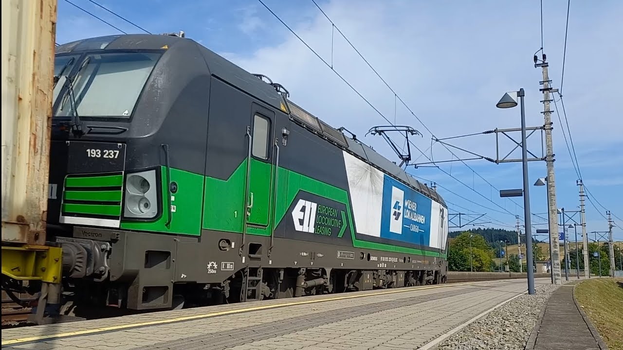 Vectron 😎💪mit Containerzug bei Obertrattnach-Markt-Hofkirchen ( 193 237-5 )