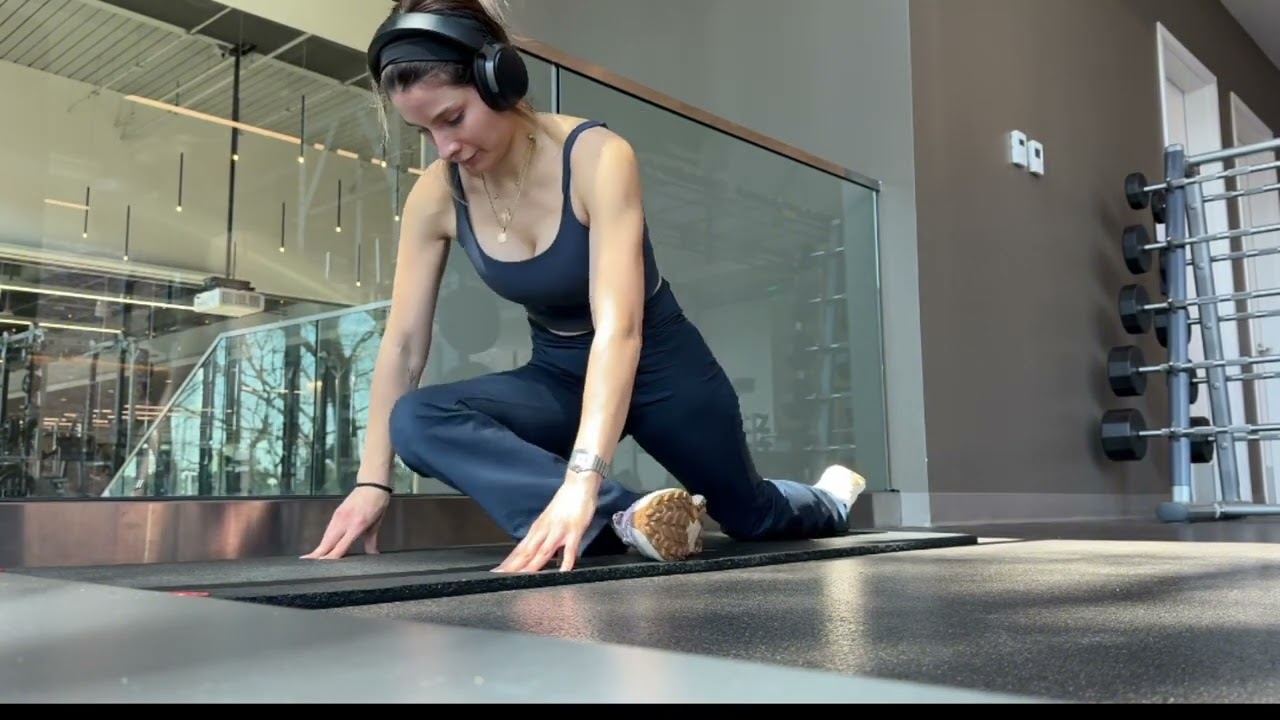 MY POST-LEG DAY FLEXIBILITY ROUTINE: STRETCHING FOR SPLITS AT THE GYM