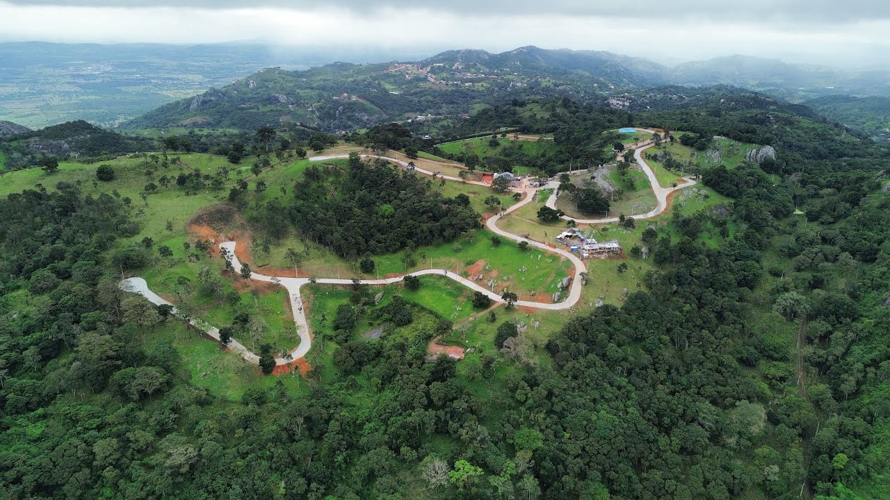 Belíssimo condomínio Serra negra Residence II a 1.000 metros de altitude um verdadeiro paraíso