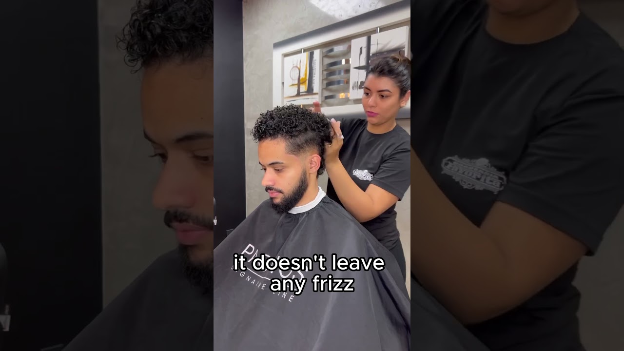 Используйте мусс для придания волосам ухоженного вида. Получите модные кудрявые волосы. #pacinos ...