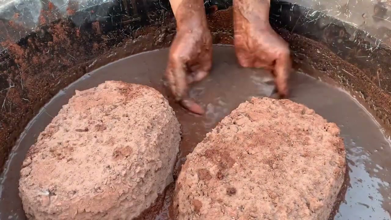 Red Beauty Red Dirt Big Shapes Dusty One Crumble