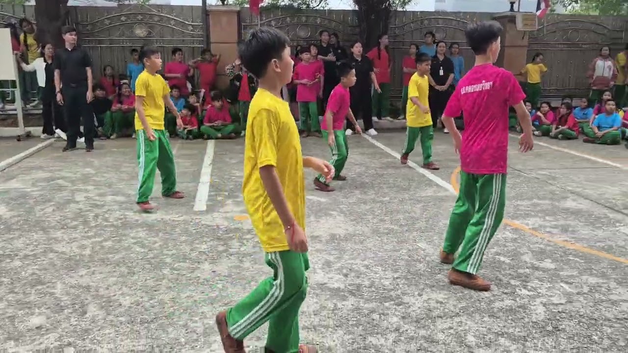 กีฬาสี 2568 แชร์บอลชาย รอบคัดเลือก ชมพู เหลือง แข่งกันสูสี