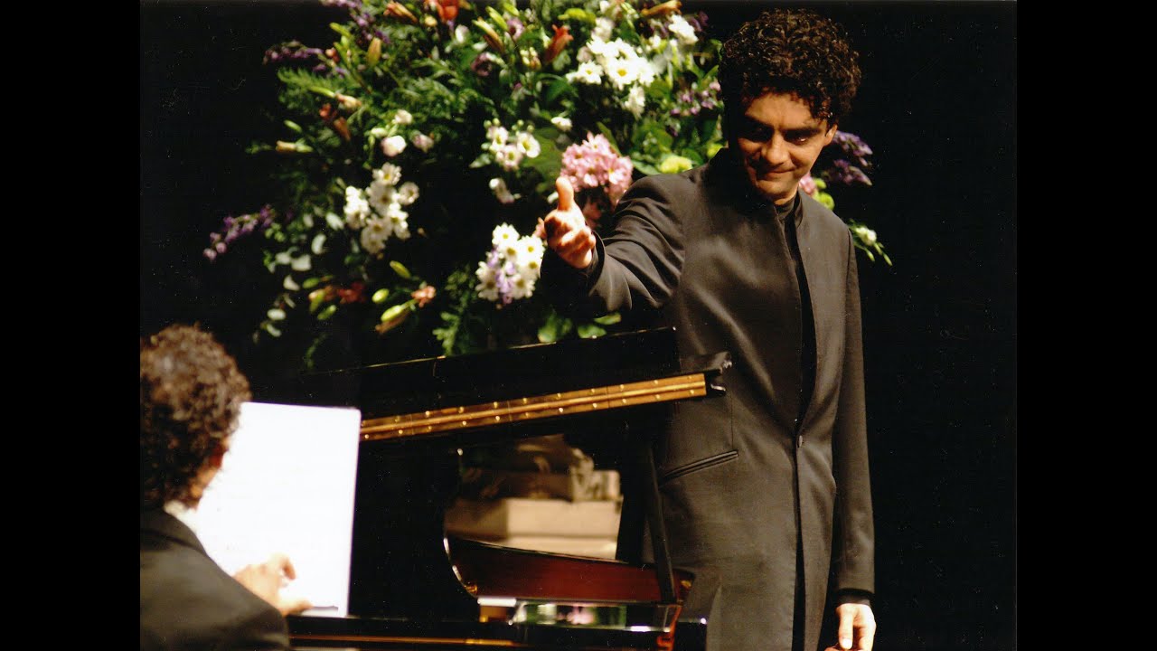 DEDICATORIA (México 2010) ROLANDO VILLAZON (Besos robados - María Grever)