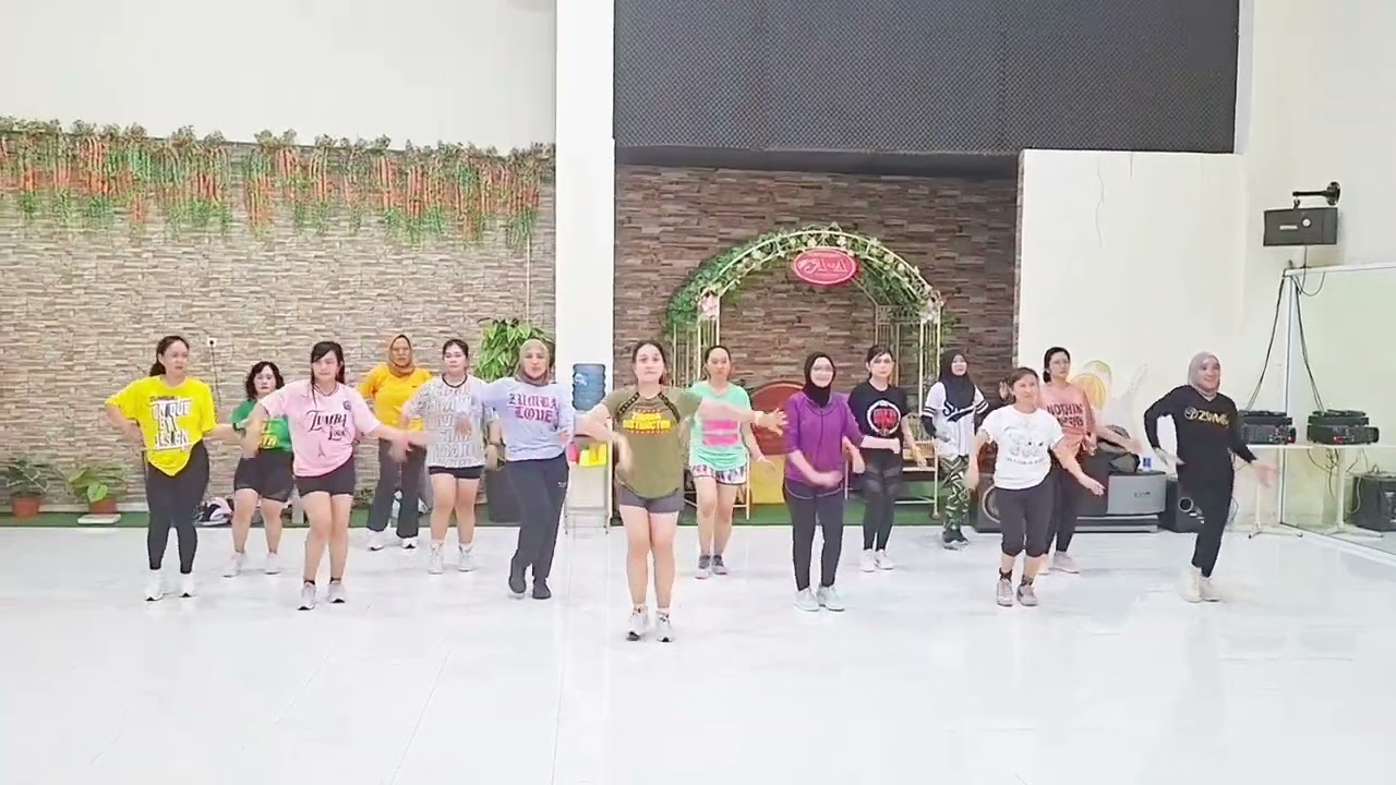 ZUMBA WITH ZIN DINAR CALL ME BABY #zumba 