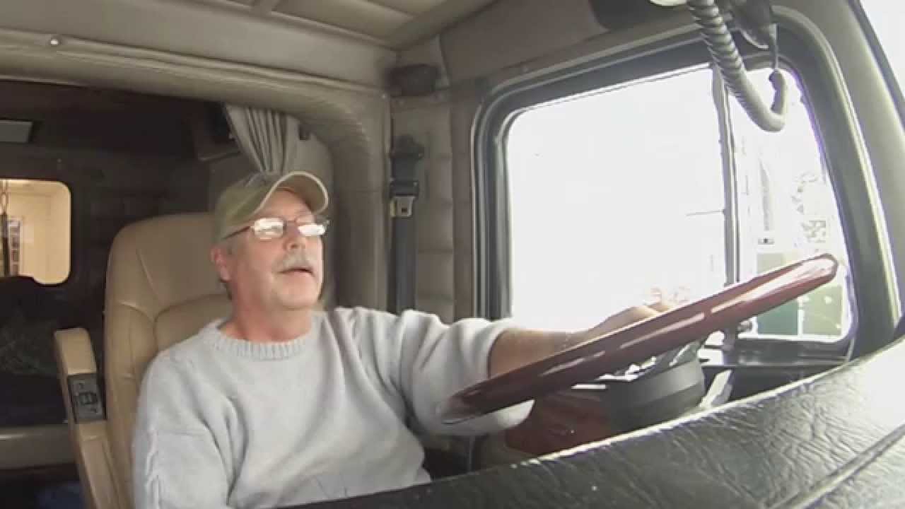 Cop Scared by Trucker: Truck Driver Story
