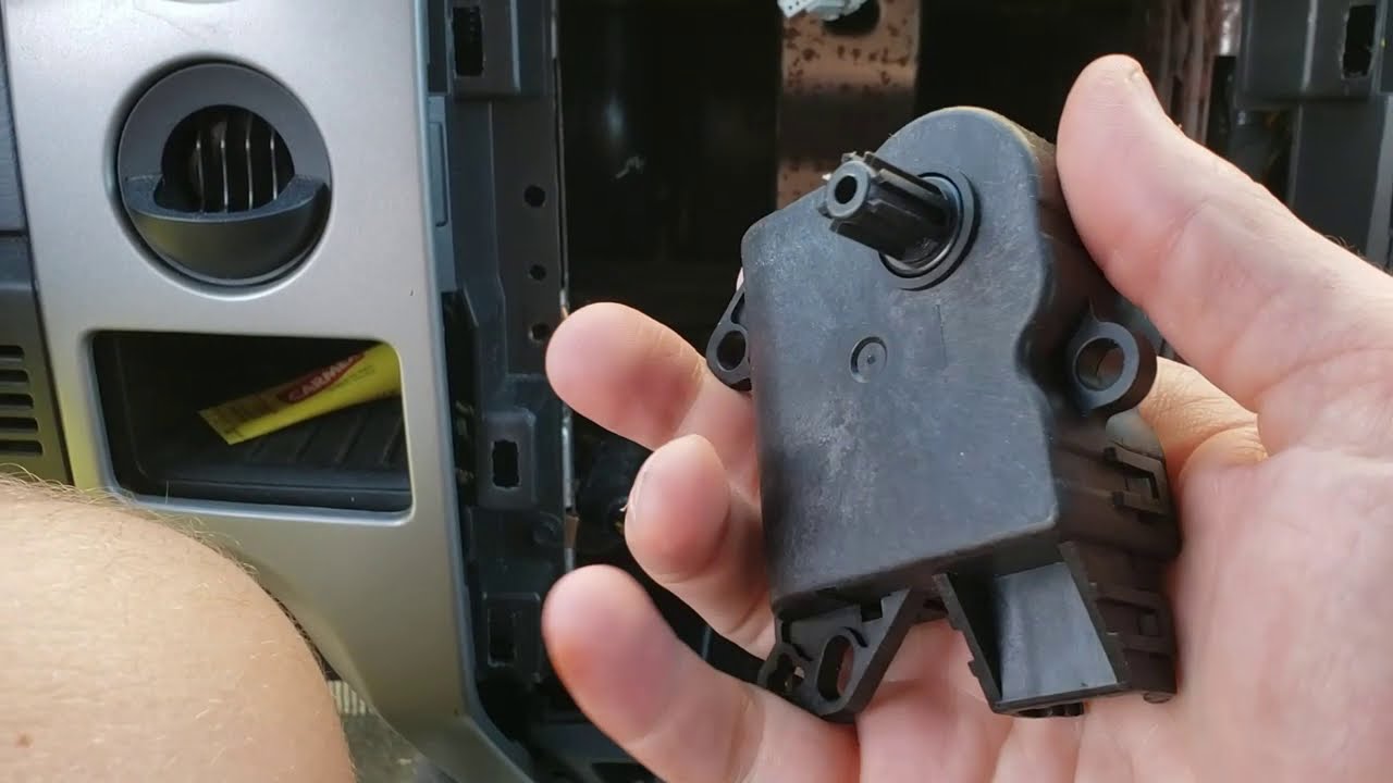 Man Tips: 2011 Ford F150 AC Blend Door Actuator Replacement