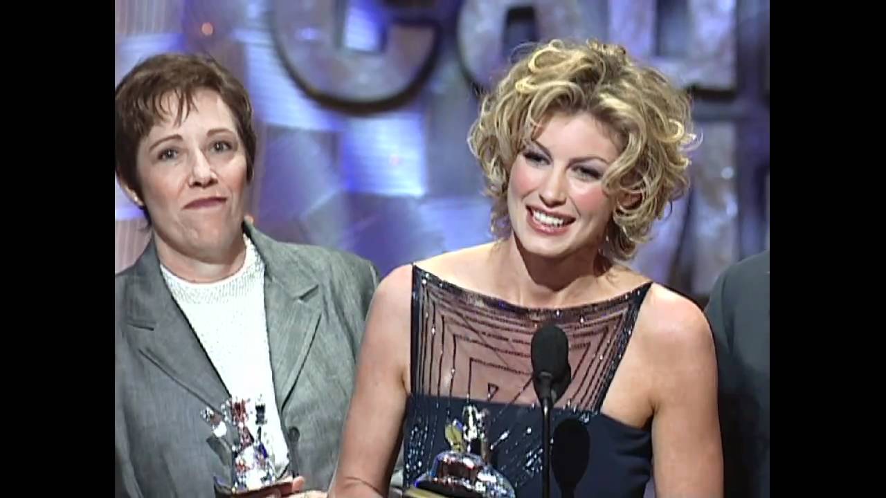Faith Hill Wins Top Video of the Year For "This Kiss" - ACM Awards 1999
