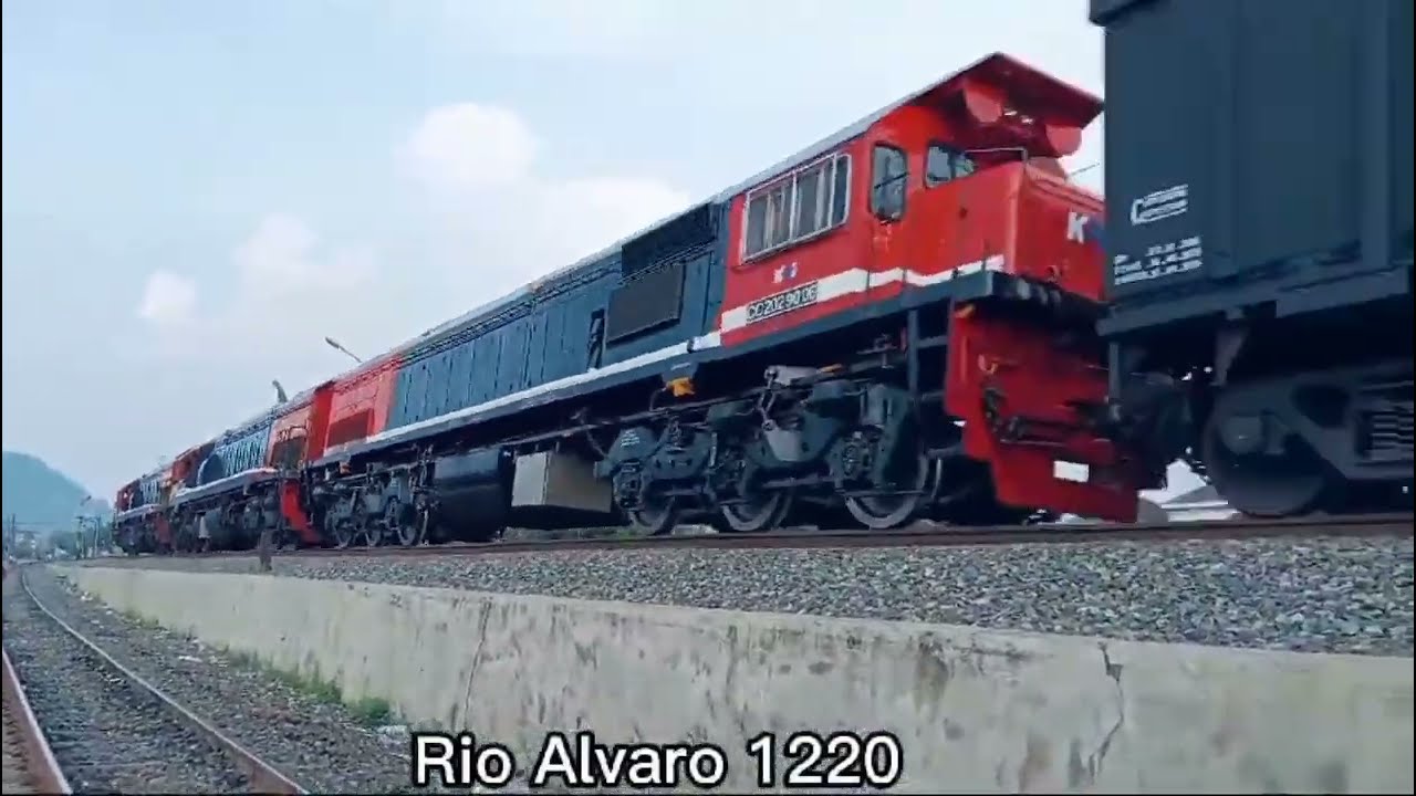 kompilasi tiga kereta api babaranjang..november