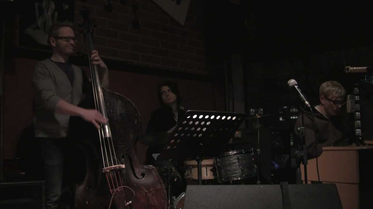 Mambo Inn (Mario Bauza, Grace Sampson & Bobby Woodlen)