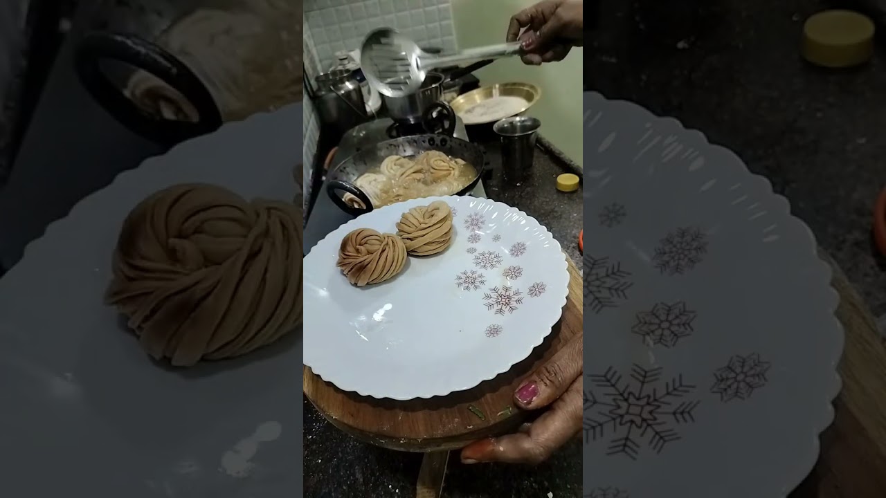 🫟 होली स्पेशल तीन तरह की मठरी | मठरीनुमा बालूशाही रेसिपी @kalpanakirasoi24 #food #kitchen #homemade
