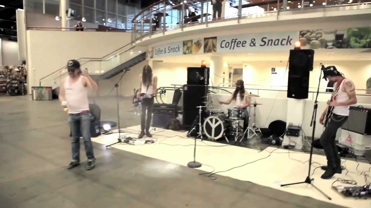 Black Aura - Fire At The Mall