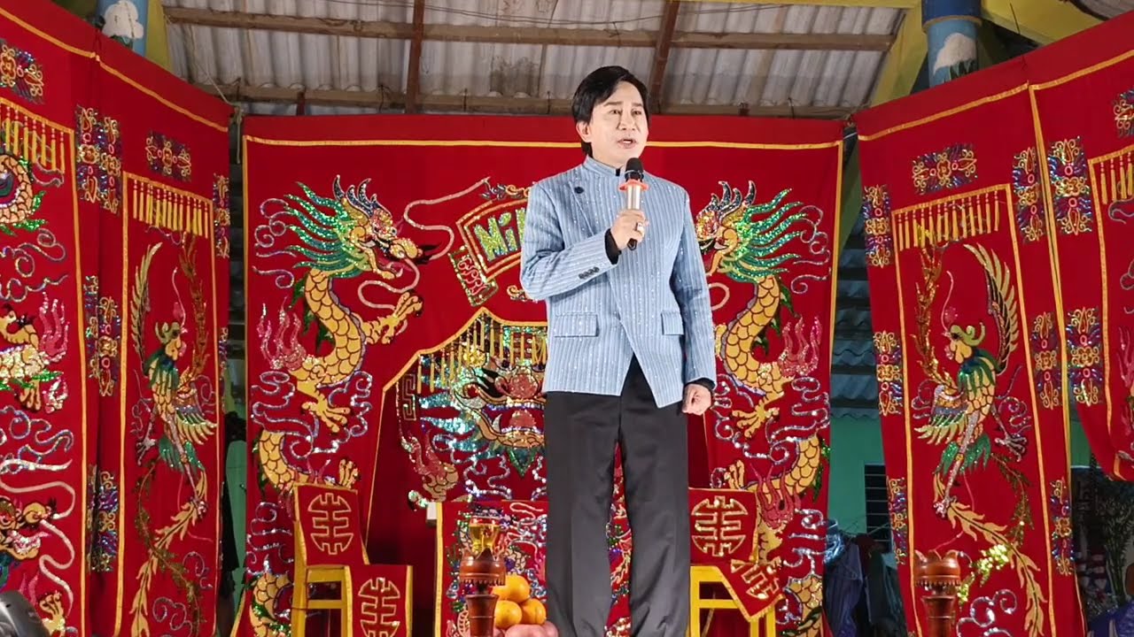 Nghệ sĩ ưu tú Kim Tử Long về Miễu cây Bàng Gò Công phục vụ bà con 