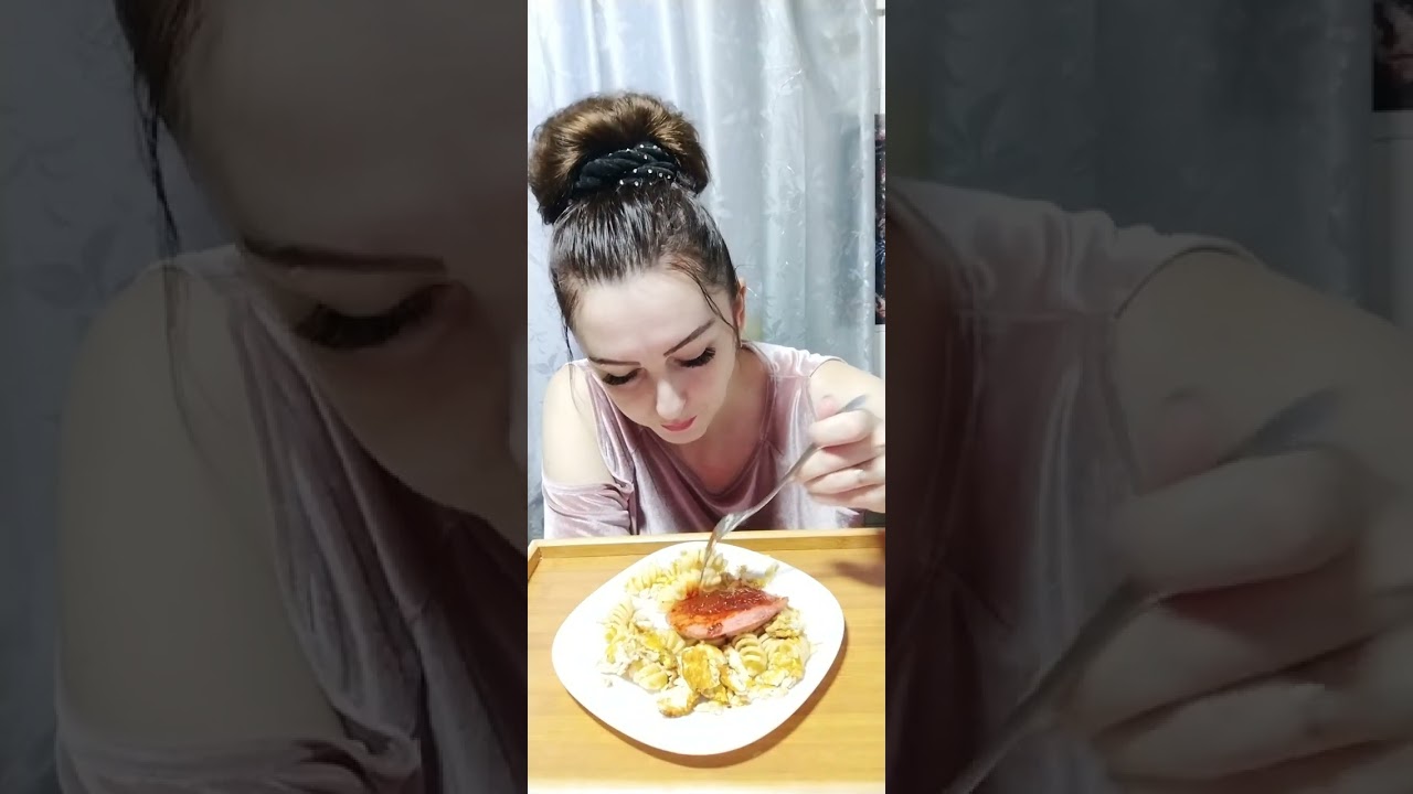 Мукбанг макарошки и моя история ❤