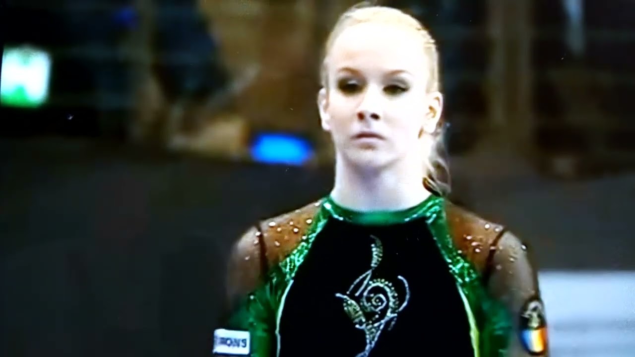 Sandra Izbasa 👏🥇 gold medalist on vault 🤸 2011 Europeans