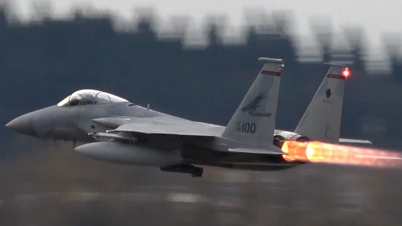 8 McDonnell Douglas F-15s Departing PDX | Afterburners on First 2 Aircrafts (Windy💨) 12/10/2025