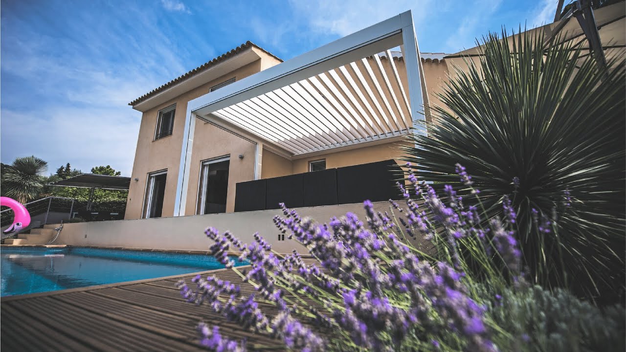 Terrasoverkapping met volledig inschuifbaar dak in Saint-Tropez | Renson