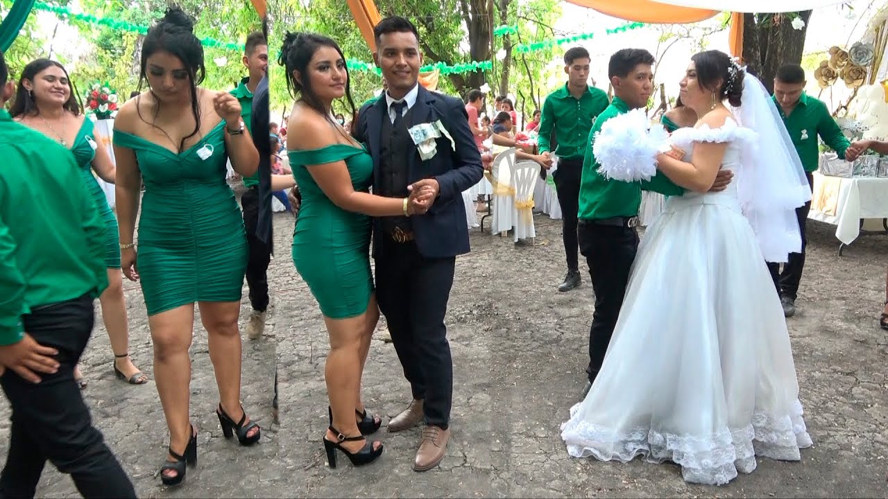 CHULADA DE VALS  2da.PARTE  BODA DE MARCOAN TONIO Y ERIKA  QUE CHULADA DE DAMAS LOS COMPAÑARON