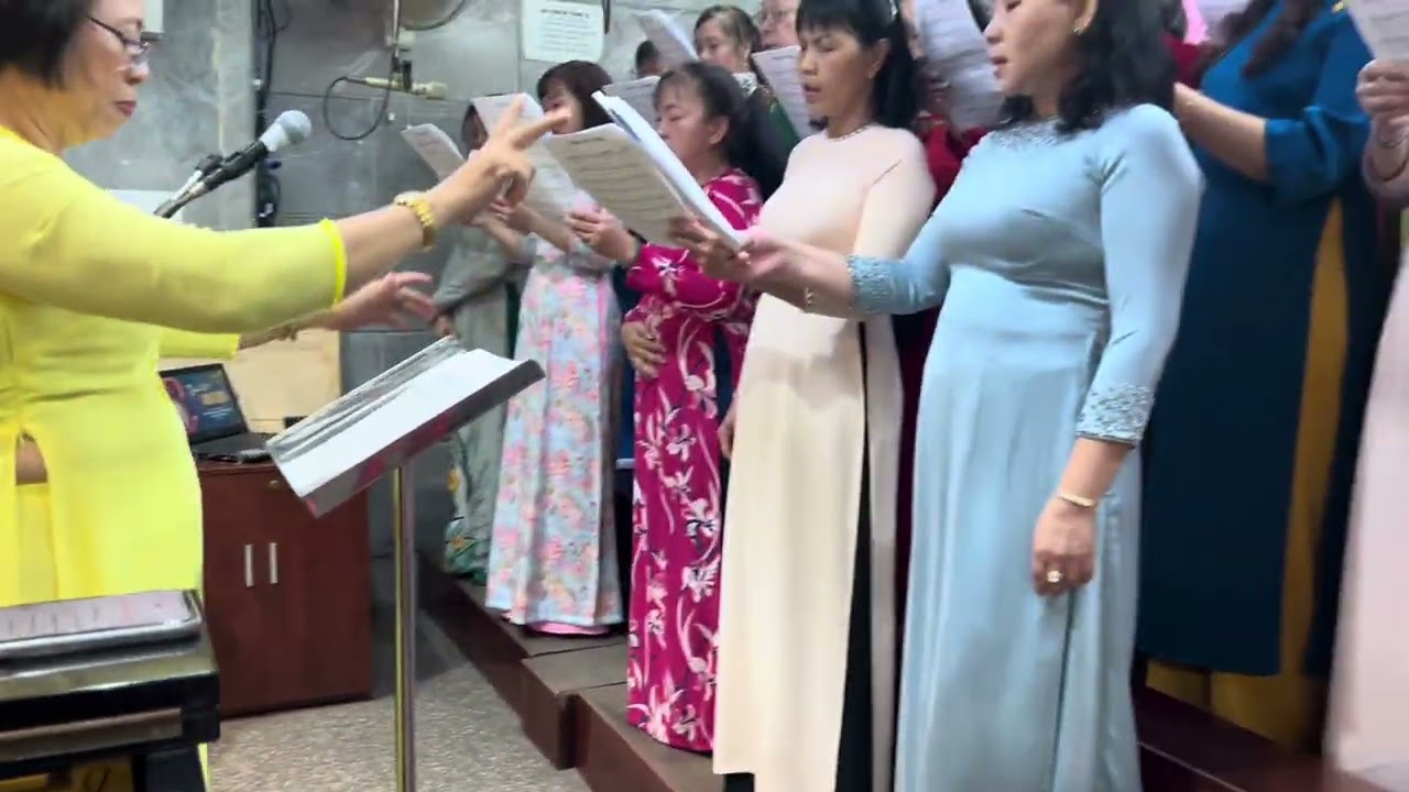 XUÂN Ở TRONG CON.