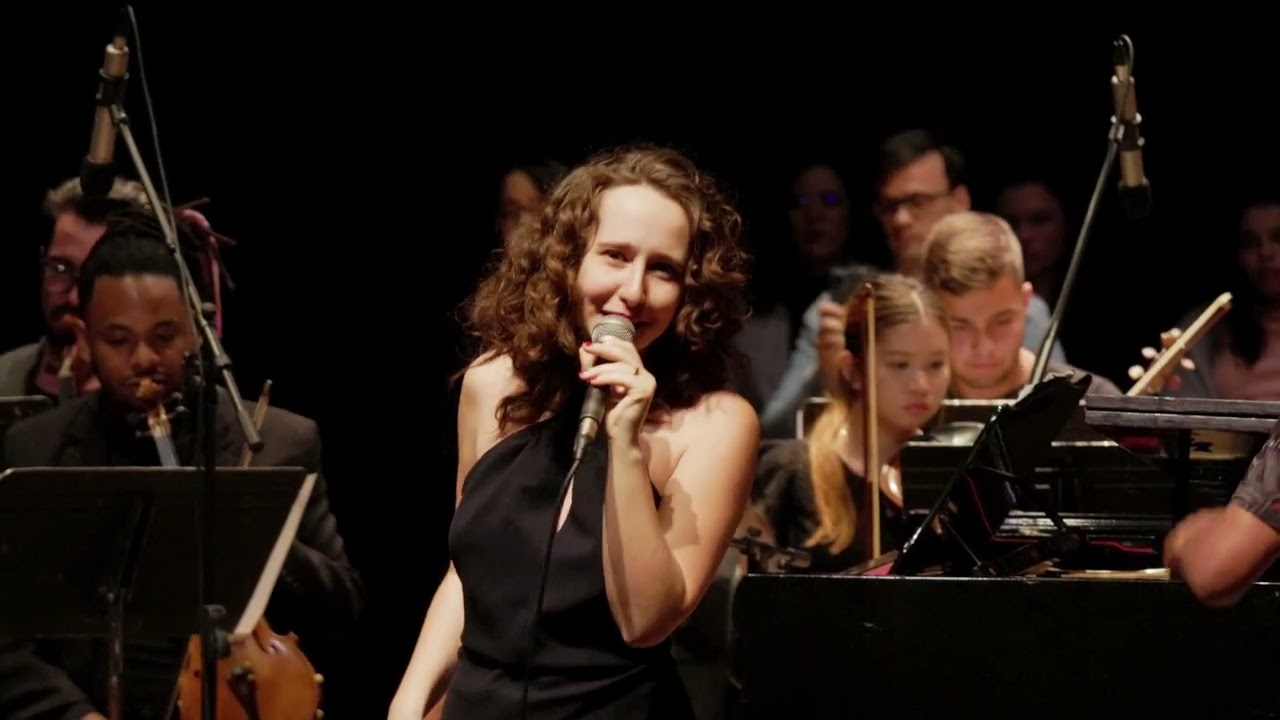 SAMBA E AMOR - JULIE WEIN E ORQUESTRA DO PROJETO SOCIAL CORDAS DO IGUAÇU